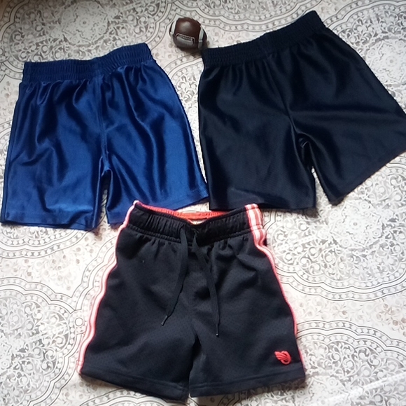 Toddlers shorts bundle - Picture 12 of 15